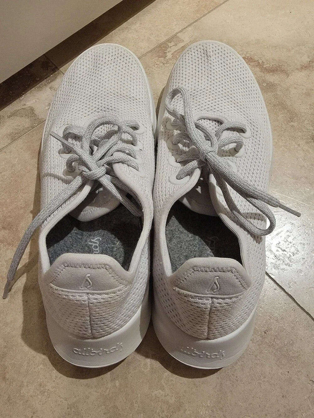 Women's AllBirds White Tree Runners Size 9 Very Good Lightly Used Condition